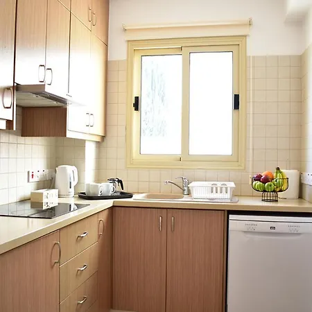 Palm Village Escape *