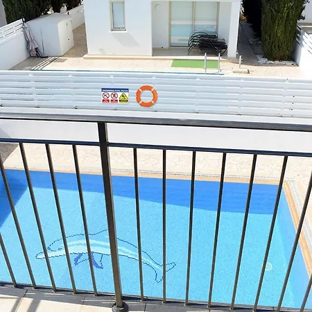 Villa Palm Village Escape *