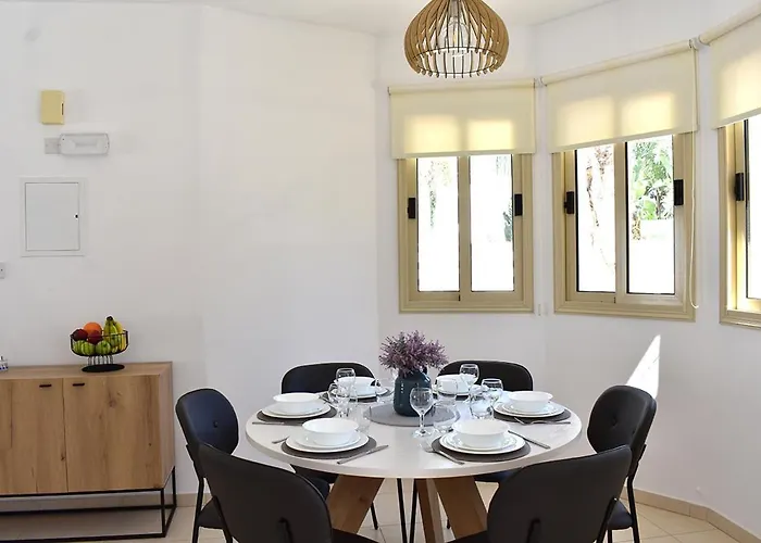 Palm Village Escape * Protaras