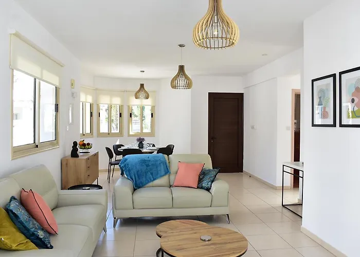 Villa Palm Village Escape