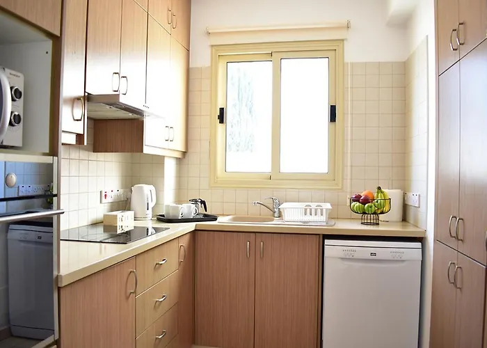 Palm Village Escape *