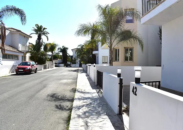 Villa Palm Village Escape