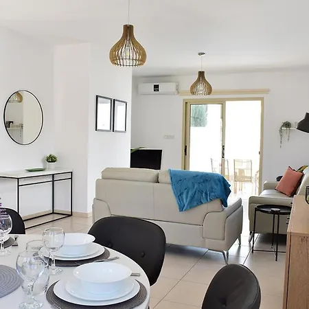 Villa Palm Village Escape *